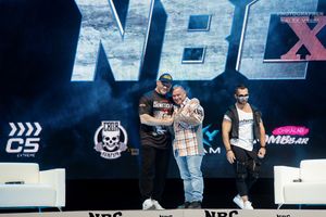 Голубочкин, Ли Прист, Ведущие